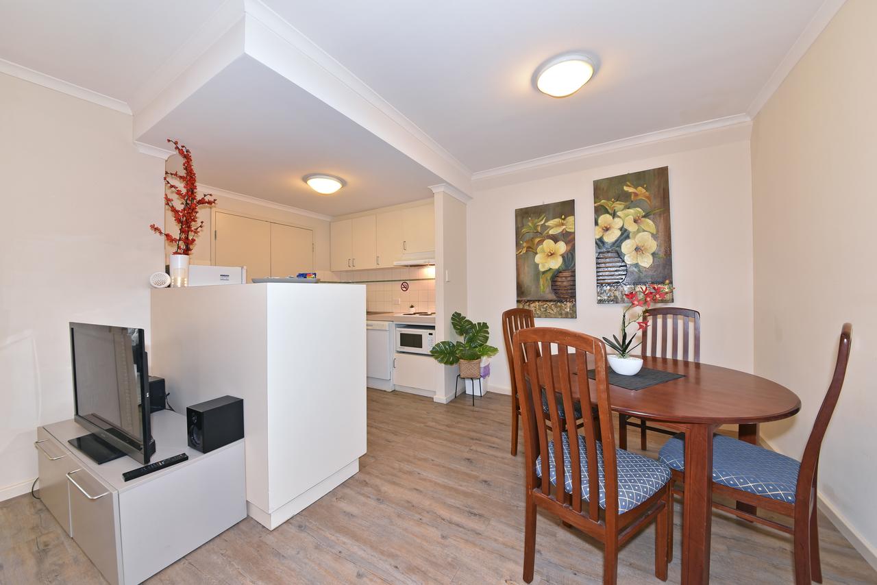 Inner Perth CBD 1X1 Apartment: 605451 - Accommodation ACT 8