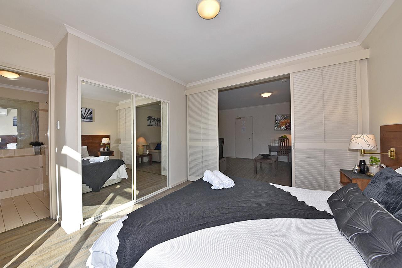 Inner Perth CBD 1X1 Apartment: 605451 - Accommodation ACT 3