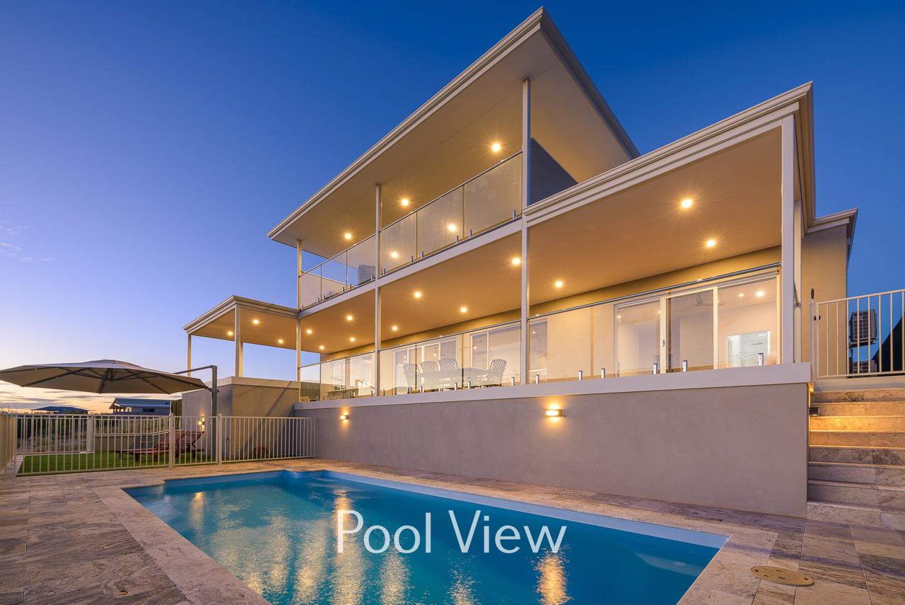 32 Corella Court - Private Jetty and Pool - 2032 Olympic Games