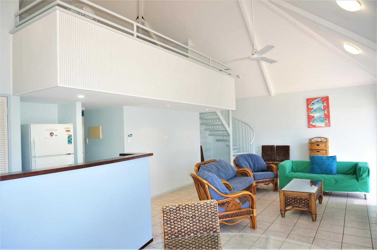 Osprey Holiday Village Unit 120 - Plenty of room for a large family - Accommodation Airlie Beach
