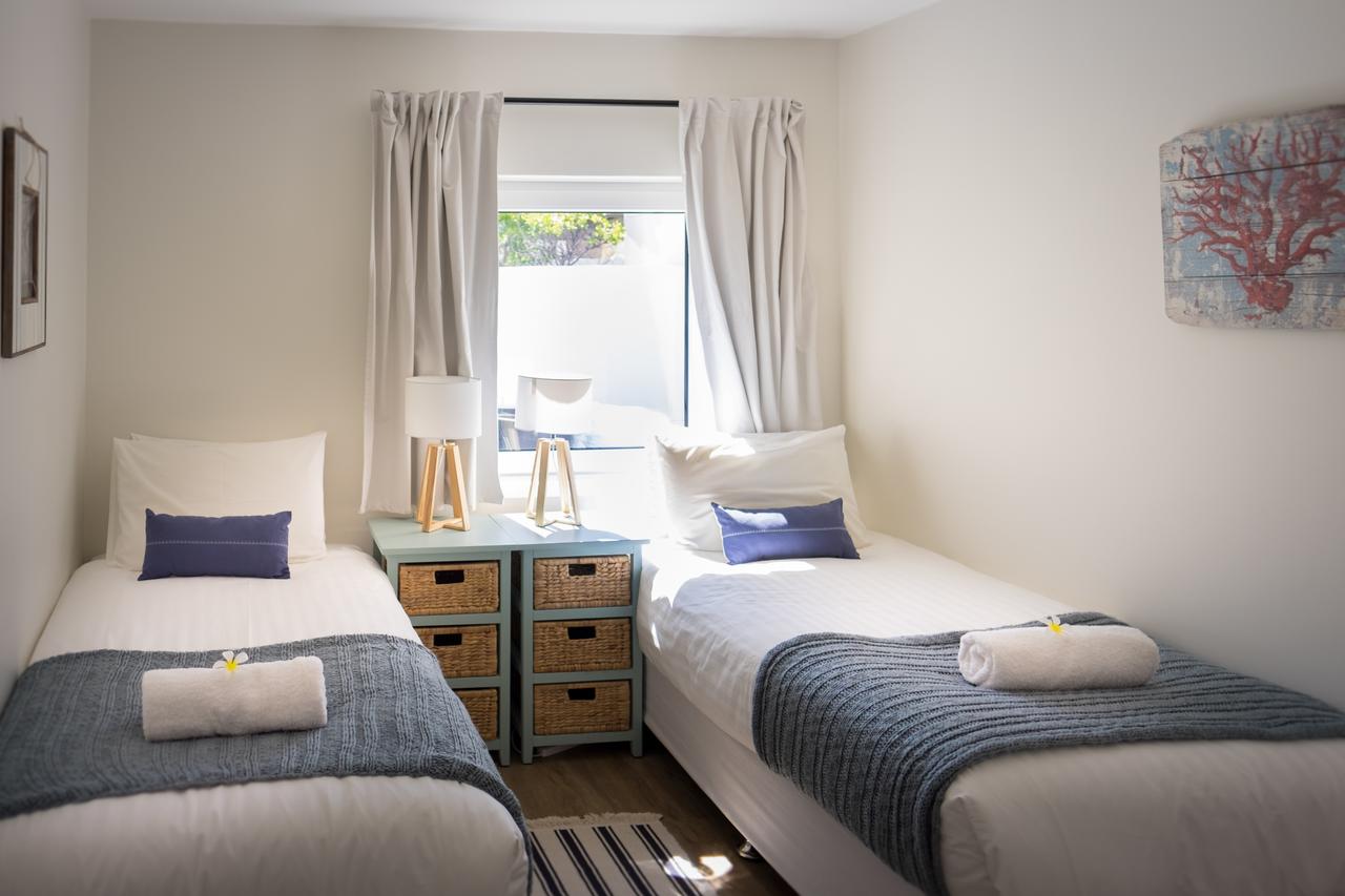 Cottesloe Blue Apartment - Redcliffe Tourism 5