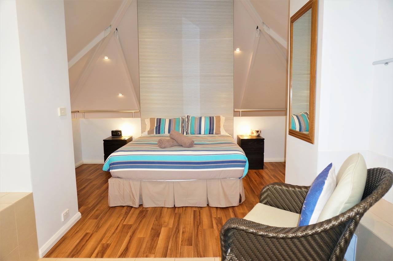 Osprey Holiday Village Unit 104 - Luxury Spa Bath With A View - Accommodation BNB 14