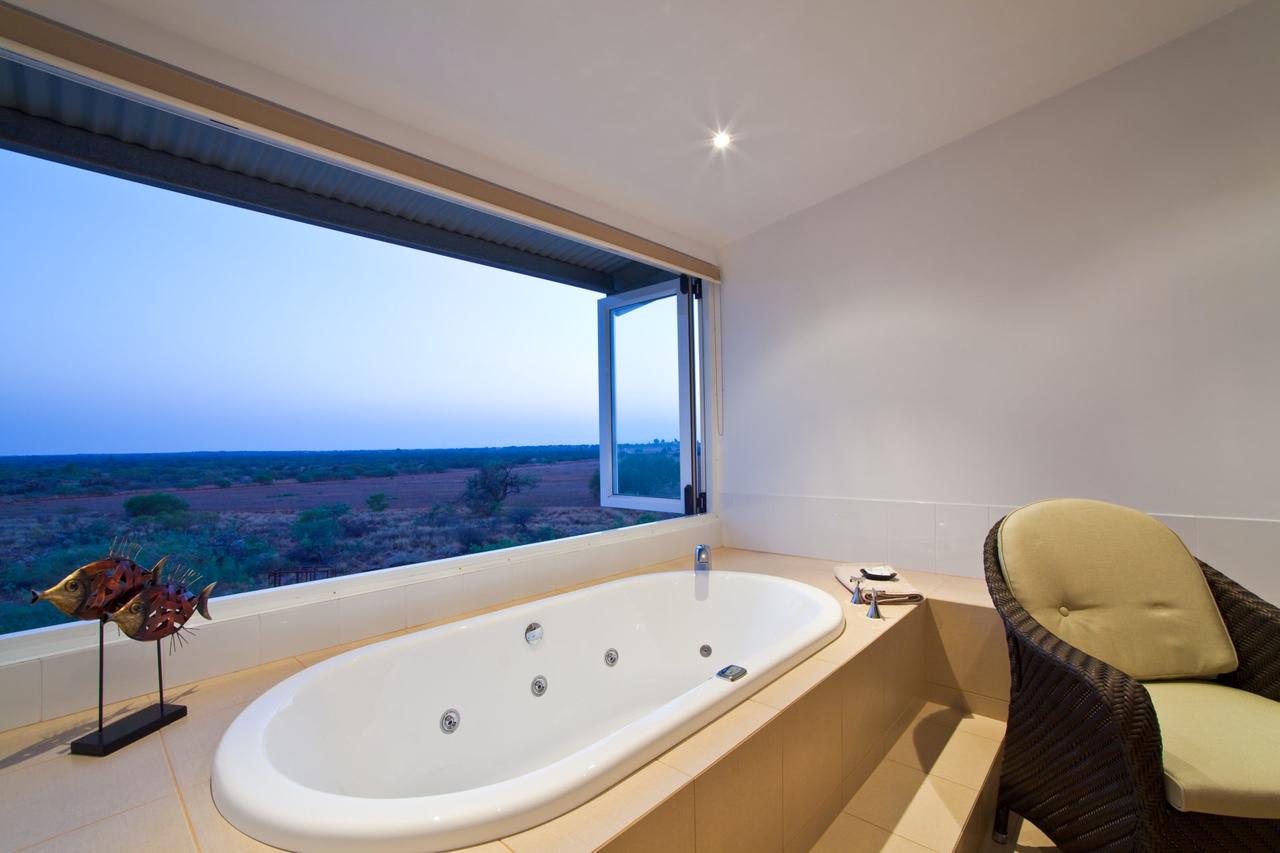 Osprey Holiday Village Unit 104 - Luxury Spa Bath With A View - thumb 17
