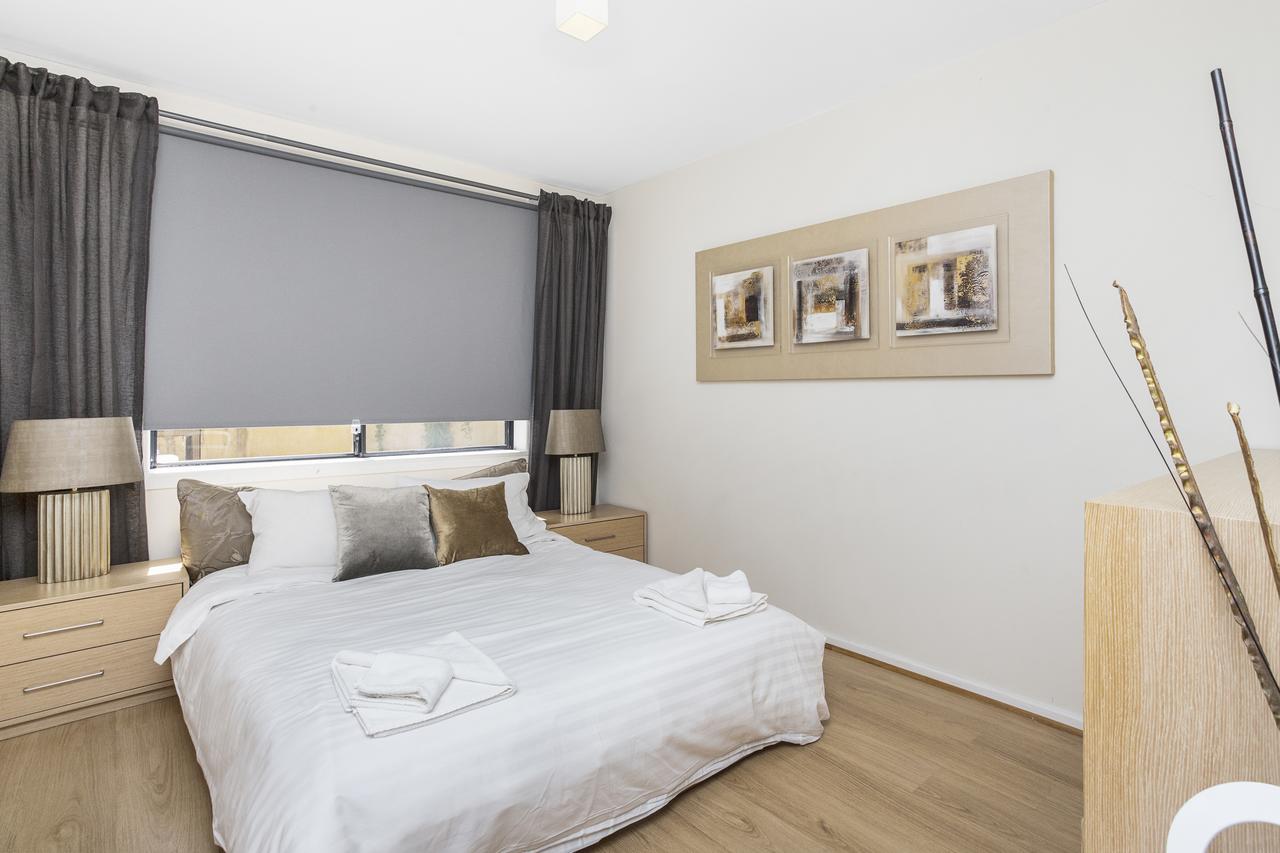 Gorgeous 26 1 Bed Designer Fitout Perfect Location - Redcliffe Tourism 10