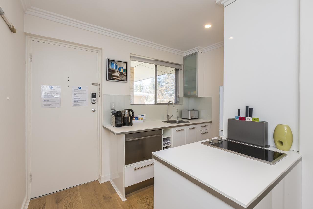 Cottesloe Beach Pines Apartment - Accommodation ACT 3