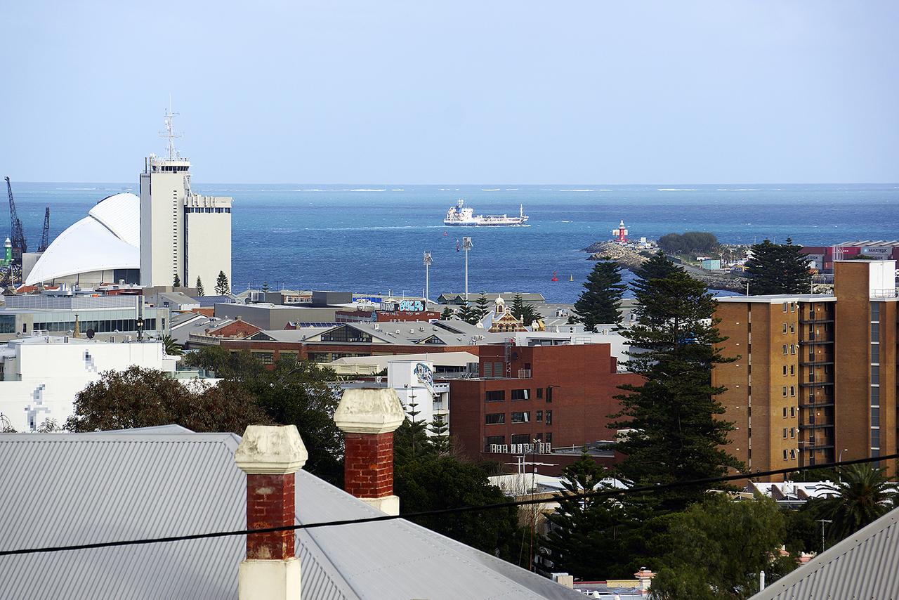 Studio 302 With Ocean Views - Redcliffe Tourism 23