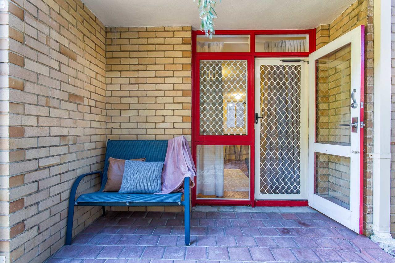 Fremantle Coastal Stay - 1 Bedroom Central Apartment - Redcliffe Tourism 10