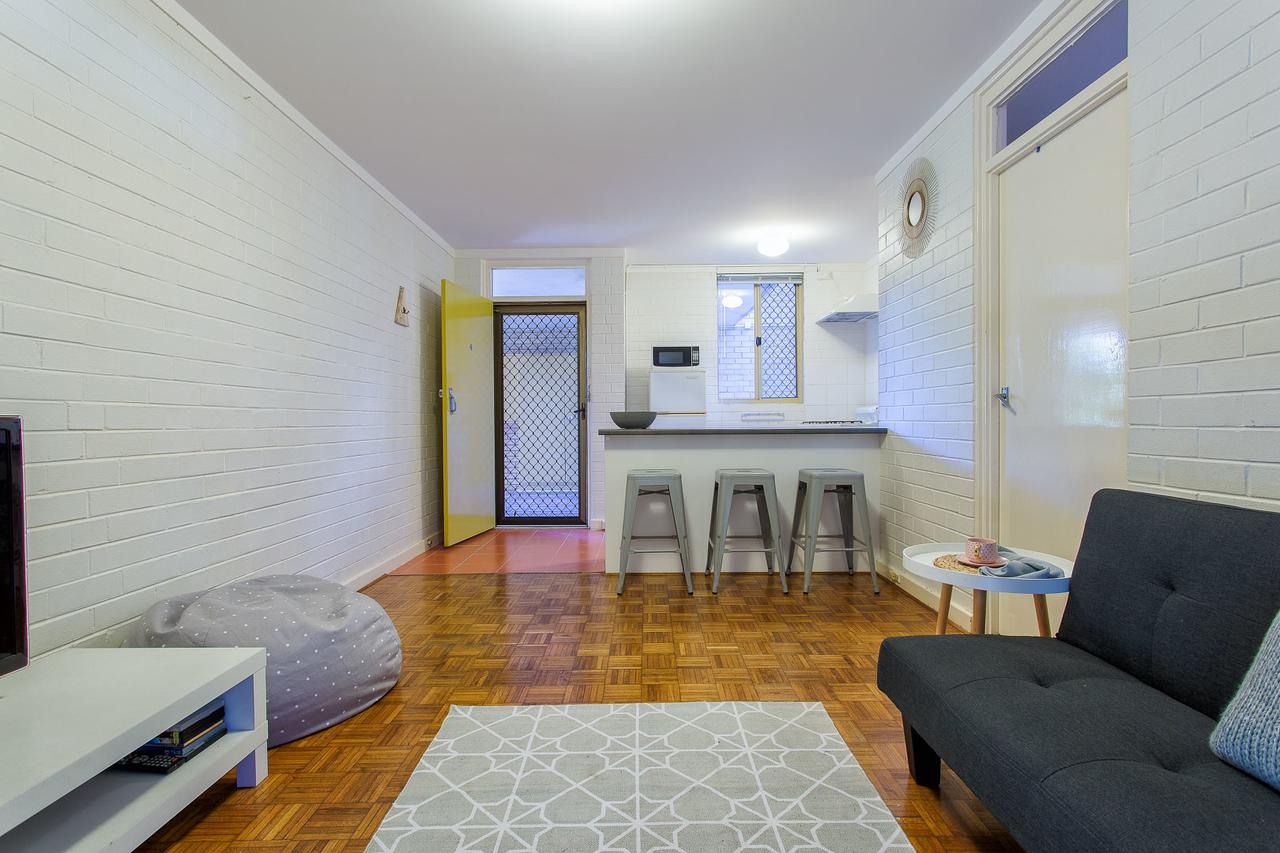 Fremantle Coastal Stay - 1 Bedroom Central Apartment - Redcliffe Tourism 6