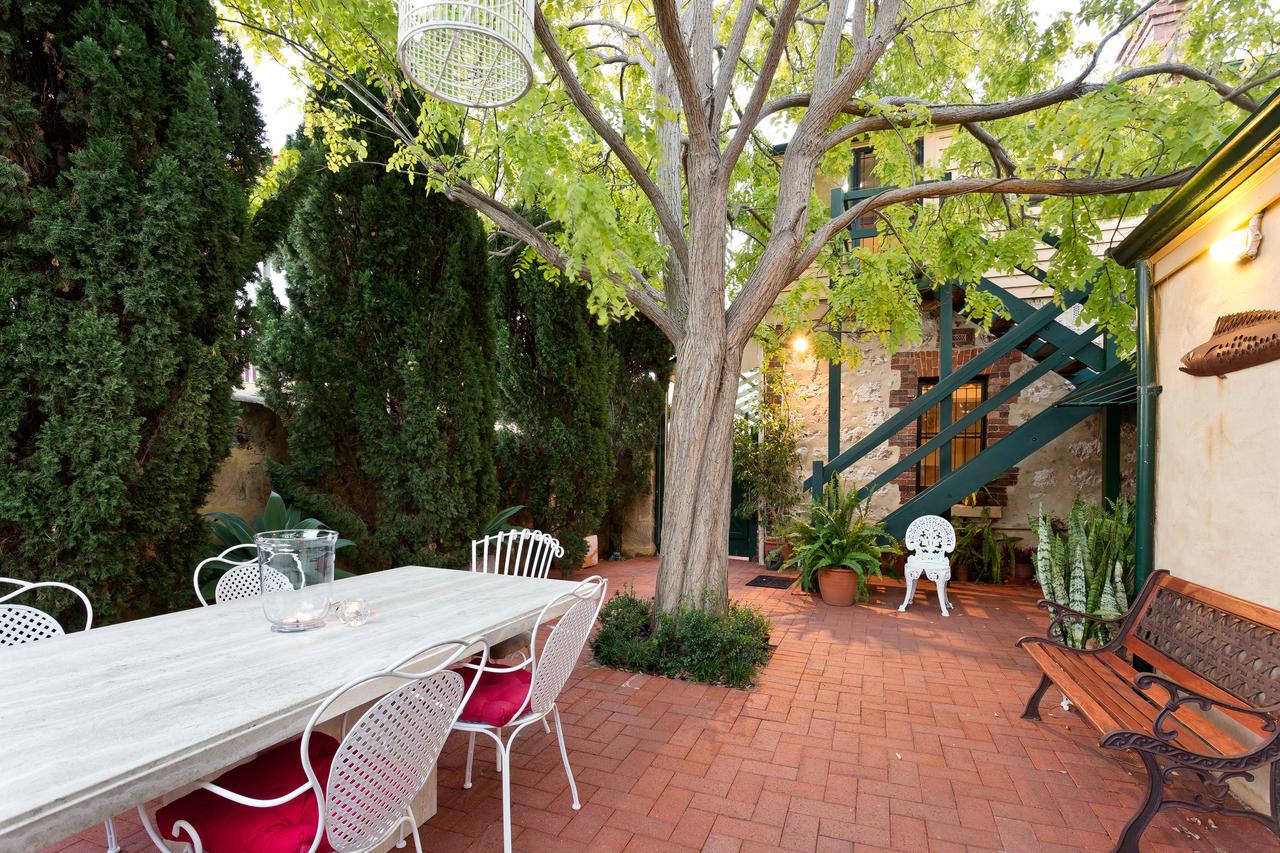 Annie's Victorian Terrace Accommodation Fremantle - Tourism Guide