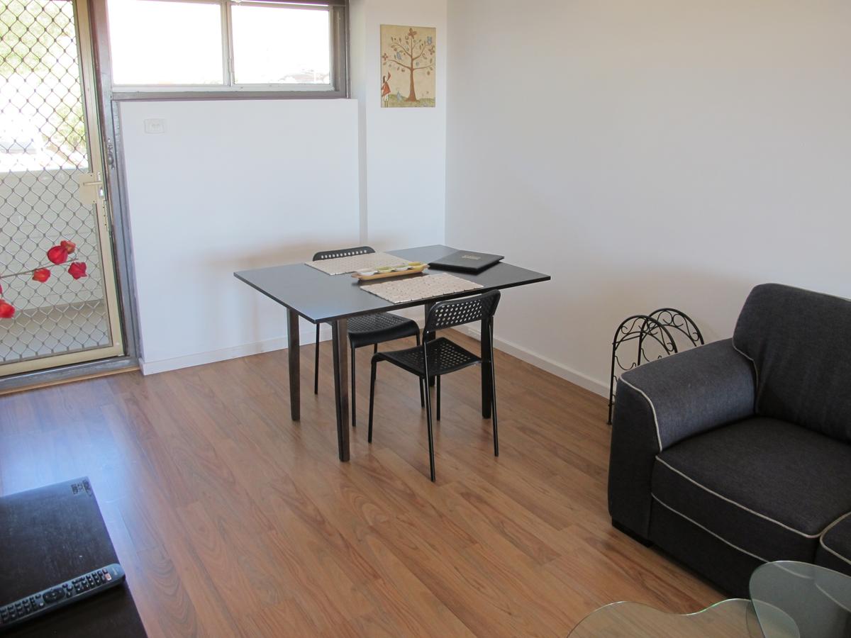 Studio 204 With Balcony - Redcliffe Tourism 6