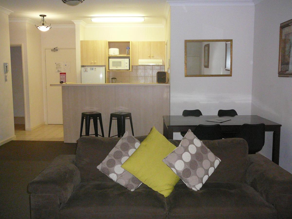 Dragonfly Apartment On Regal - Redcliffe Tourism 2
