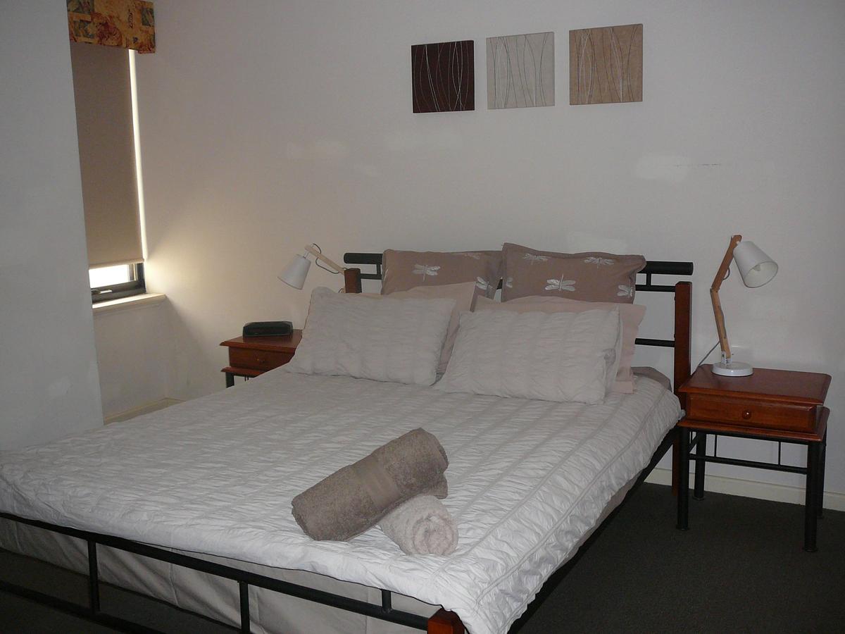 Dragonfly Apartment On Regal - Redcliffe Tourism 3