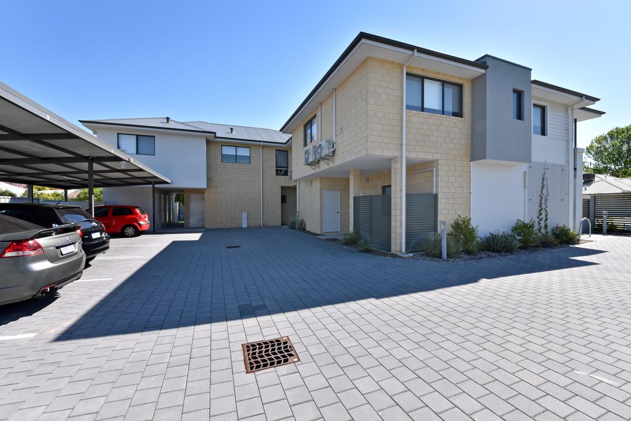 Modern Apartment Redcliffe Near Perth Airport: 0126 - Accommodation ACT 40