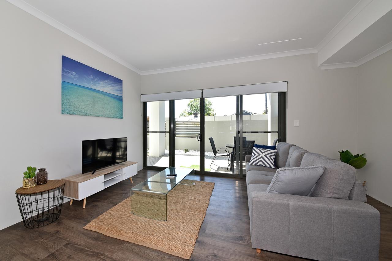 Modern Apartment Redcliffe near Perth Airport 0126 - Accommodation BNB
