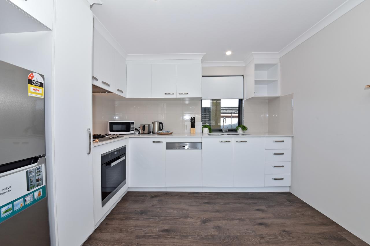 Modern Apartment Redcliffe Near Perth Airport: 0126 - Accommodation ACT 22