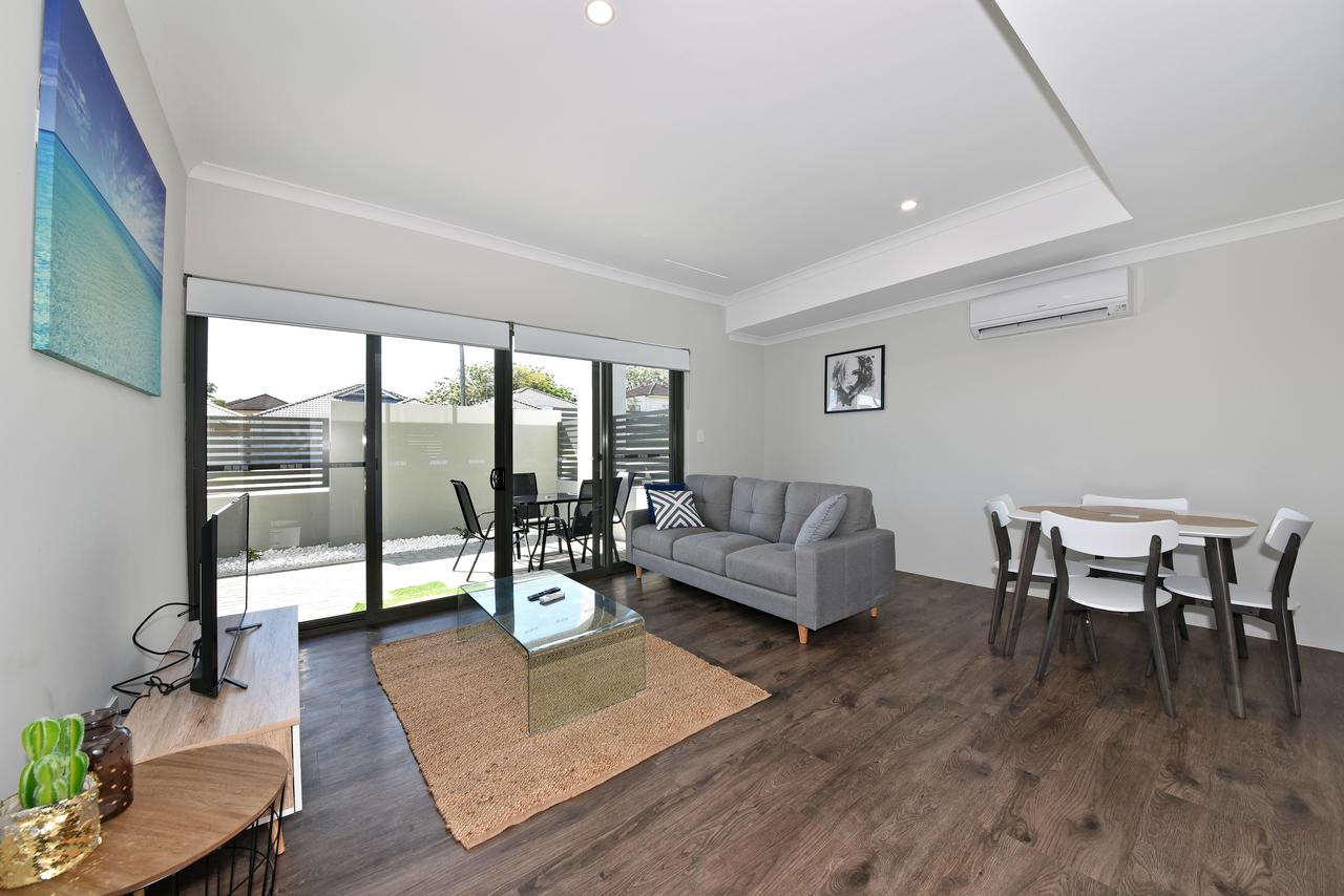 Modern Apartment Redcliffe Near Perth Airport: 0126 - Accommodation ACT 1