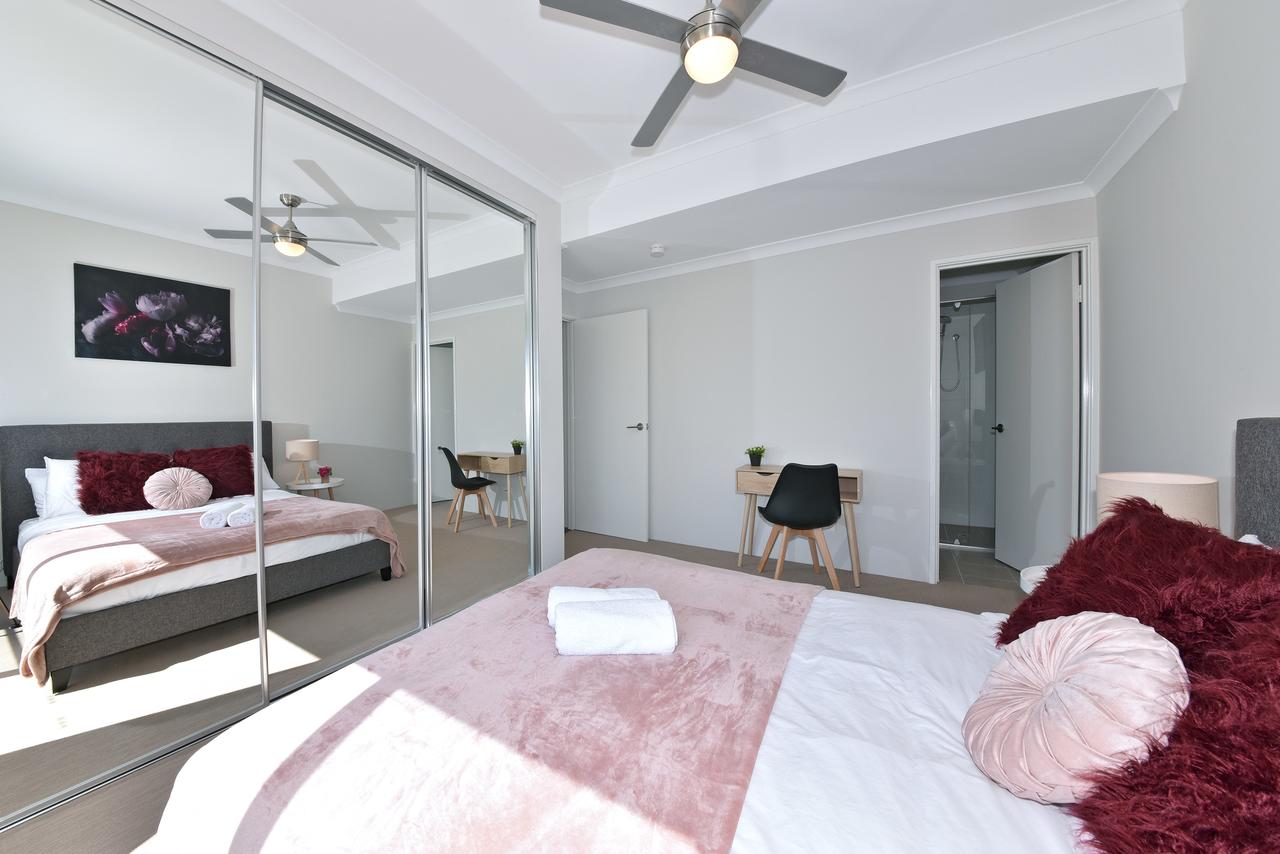 Modern Apartment Redcliffe Near Perth Airport: 0126 - Redcliffe Tourism 5