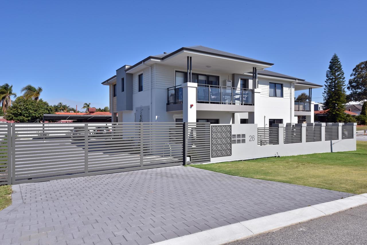 Modern Apartment Redcliffe Near Perth Airport: 0126 - Accommodation ACT 43