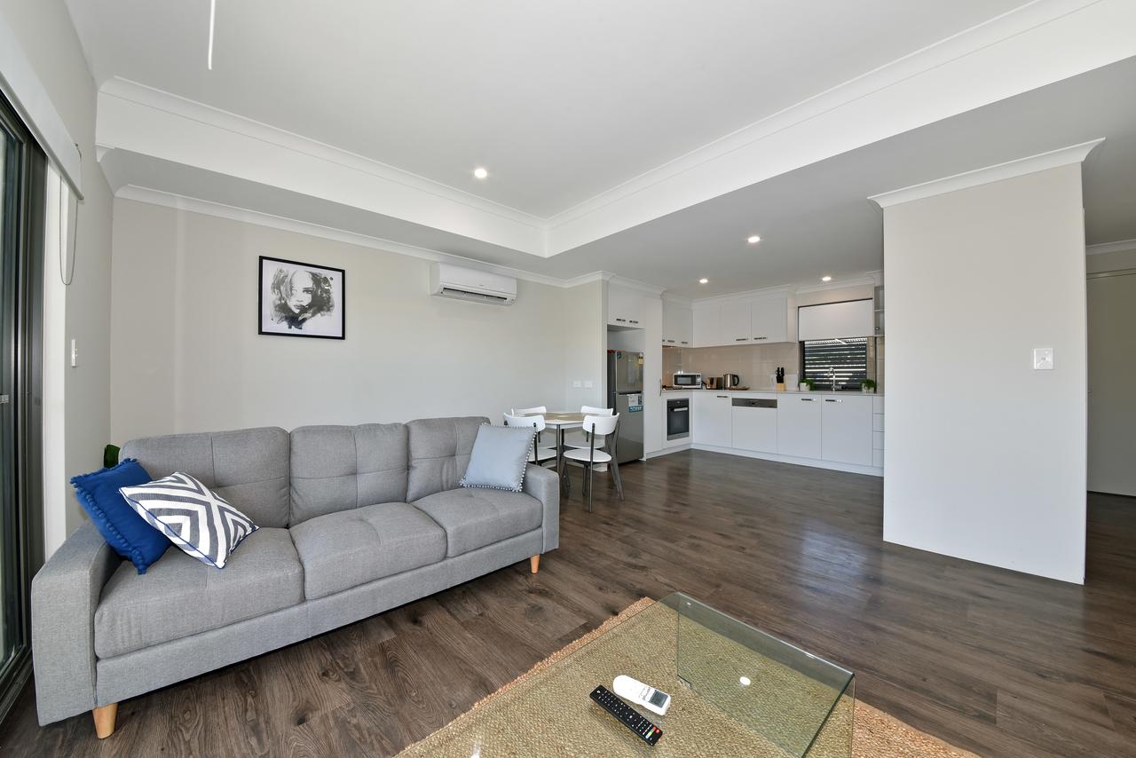 Modern Apartment Redcliffe Near Perth Airport: 0126 - Accommodation ACT 16