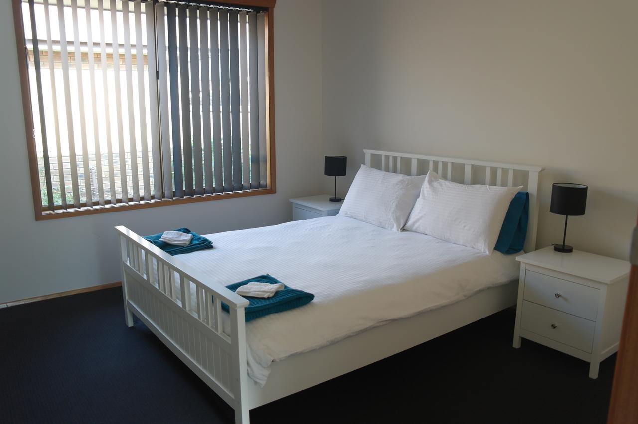 Modern 2 Bedroom Appartment - Redcliffe Tourism 5