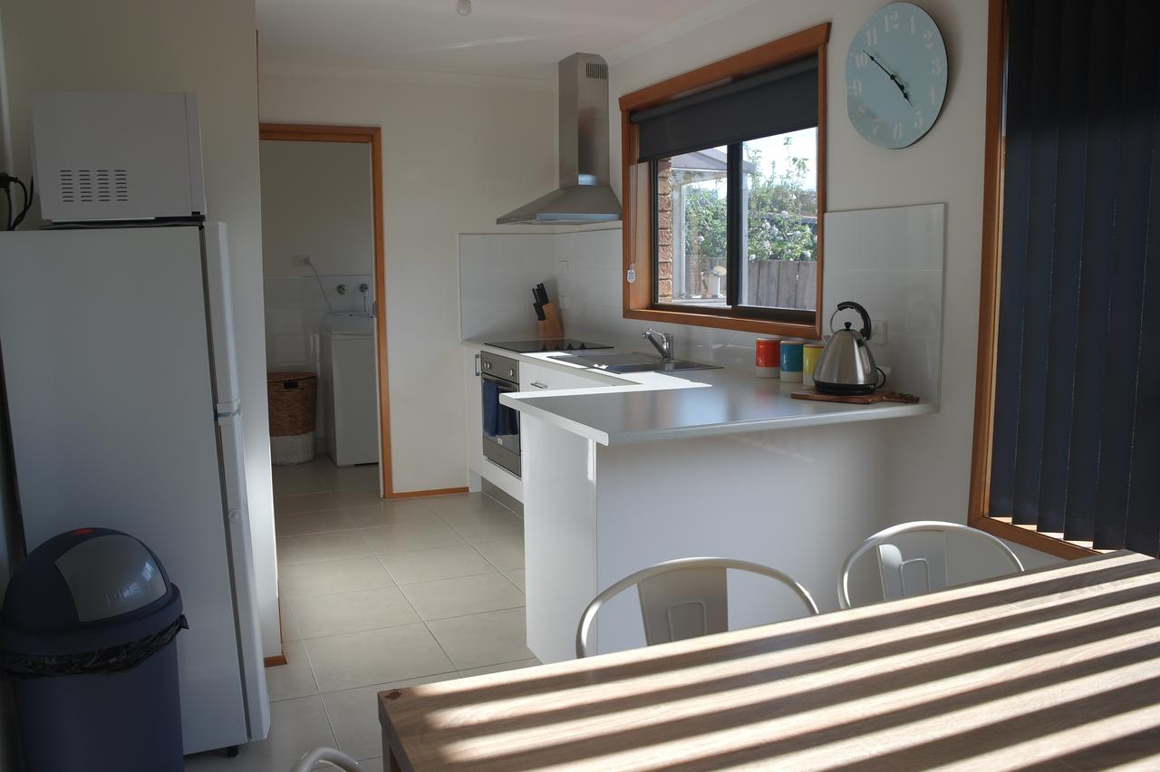 Modern 2 Bedroom Appartment - Redcliffe Tourism 2