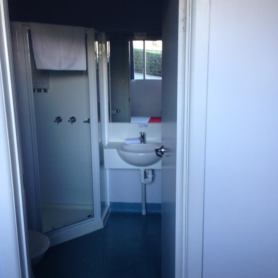 Waterfront Lodge Motel - Accommodation Tasmania 16