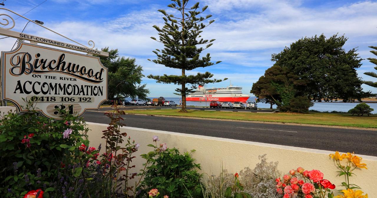 Birchwood Devonport self-contained self catering accommodation - South Australia Travel