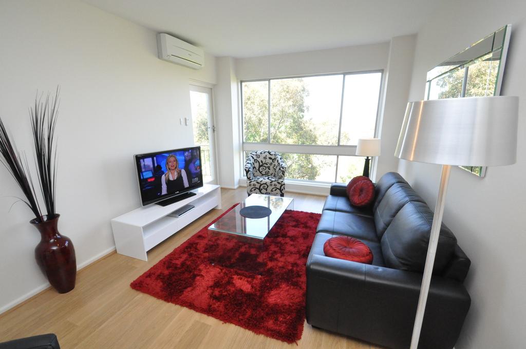 Neutral Bay Self-Contained Modern One-Bedroom Apartment 63BEN - thumb 1