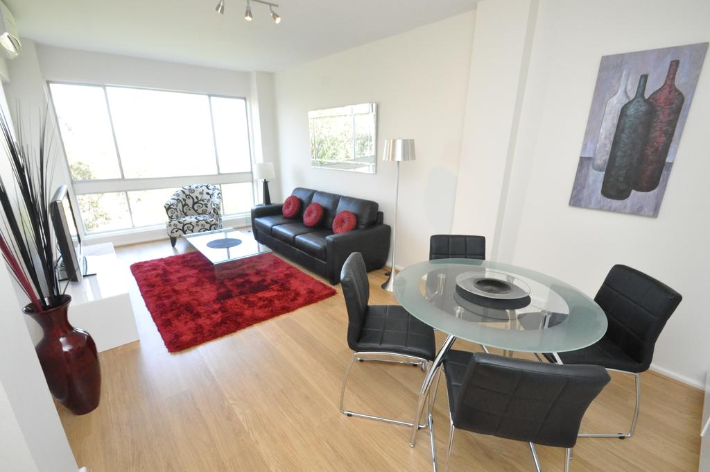 Neutral Bay Self-Contained Modern One-Bedroom Apartment 63BEN - Accommodation Australia 2