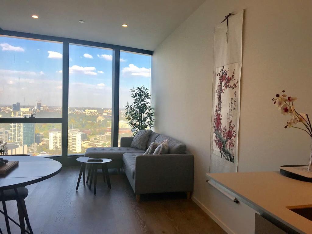 New High Rise Southbank Apartment With Park Views - Hotels Melbourne 1