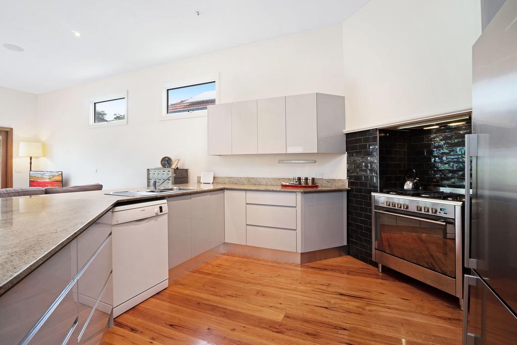 Newcastle Executive Homes - Cooks Hill Cottage - thumb 3