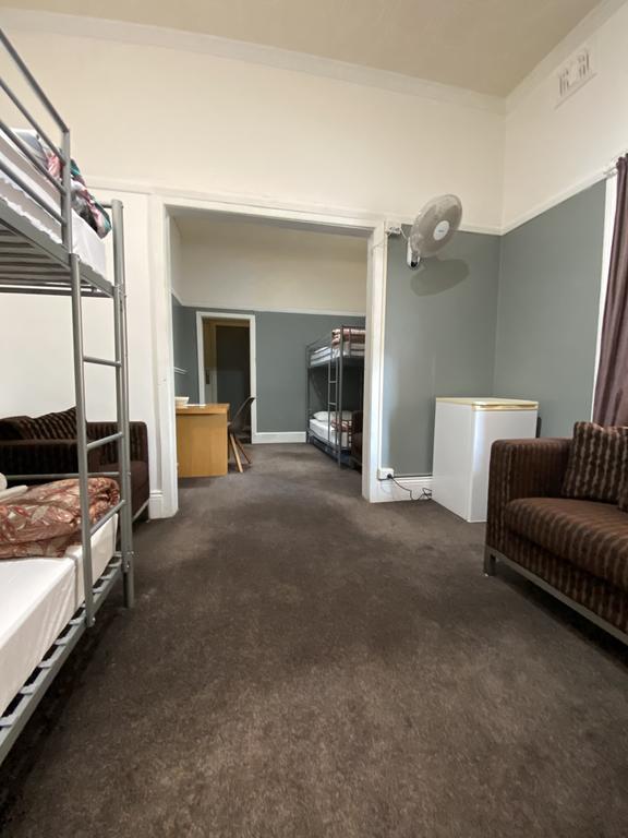 Newcastle Hotel - Goulburn Accommodation