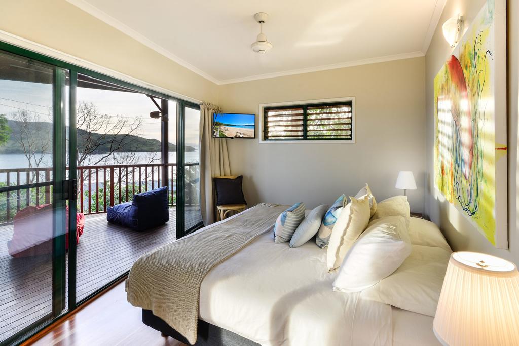NEWLY BEAUTFULLY RENOVATED 16 The Casuarina - 3 Bedroom House With 180 Degree Ocean Views - thumb 2