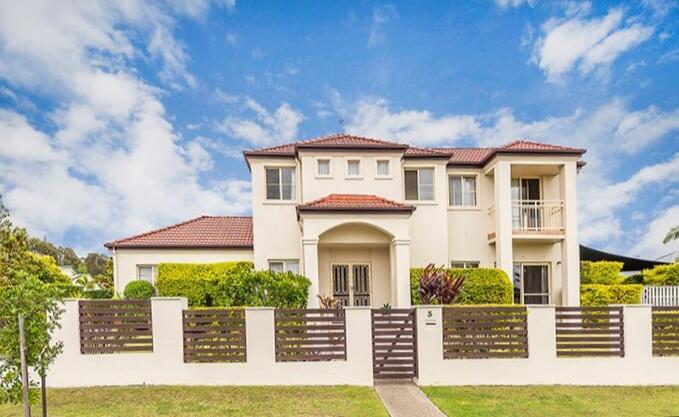 Nice home in the Regatta waters estate close to theme parks - Accommodation Adelaide