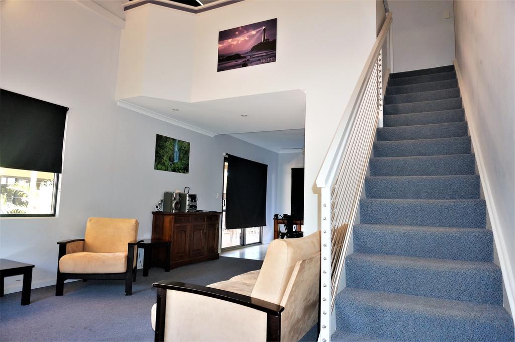 Ningaloo Breeze Villa 2 - 3 Bedroom Fully Self-Contained Holiday Accommodation - Accommodation BNB 1