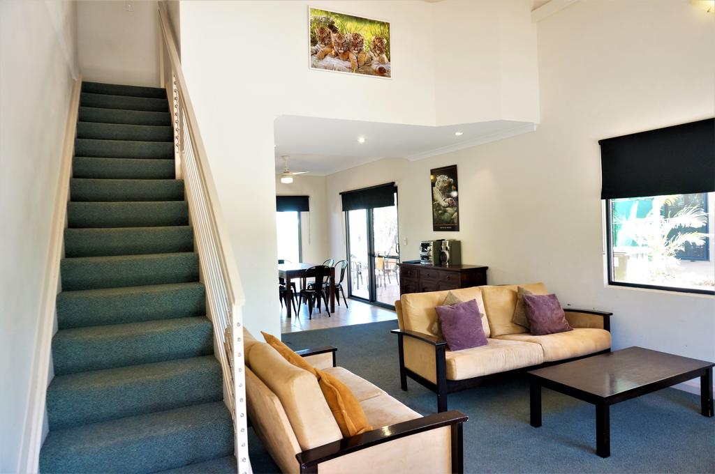 Ningaloo Breeze Villa 3 - 3 Bedroom Fully Self-Contained Holiday Accommodation - Accommodation BNB 1