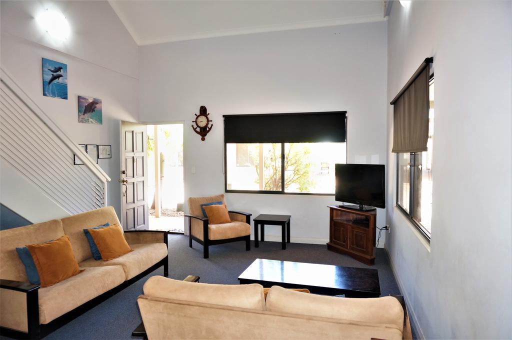 Ningaloo Breeze Villa 8 - 3 Bedroom Fully Self-Contained Holiday Accommodation - Accommodation BNB 3