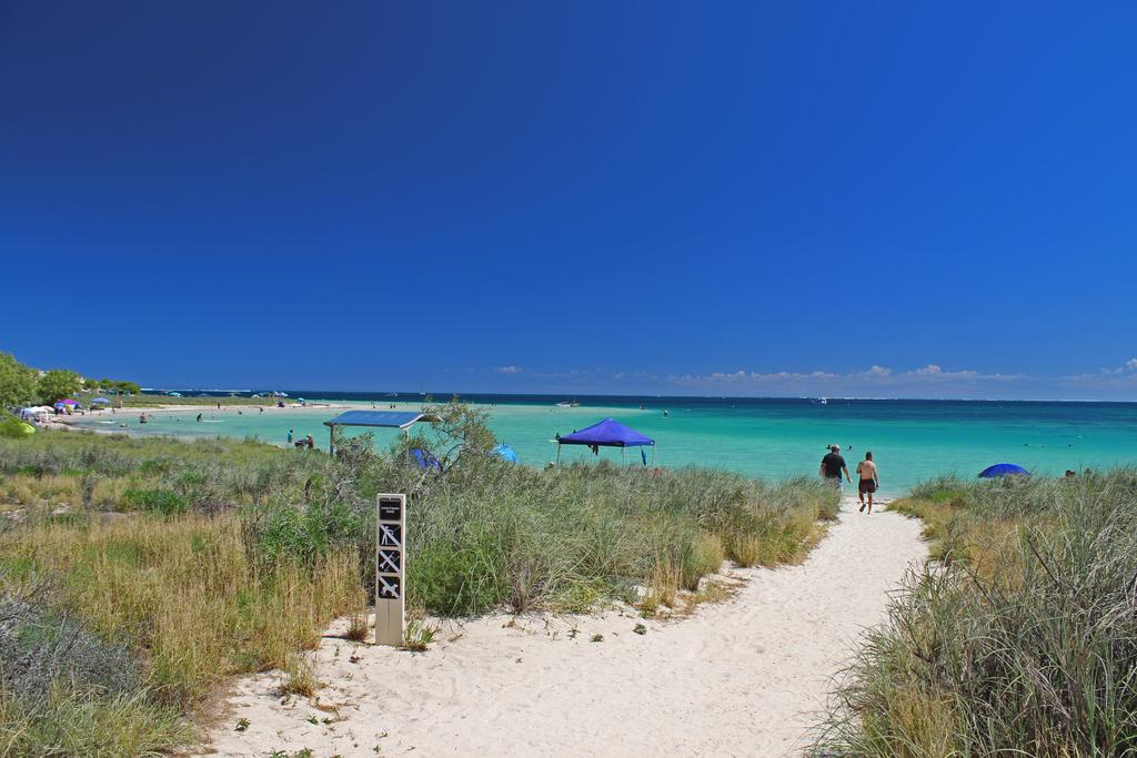 Ningaloo Coral Bay Backpackers - South Australia Travel