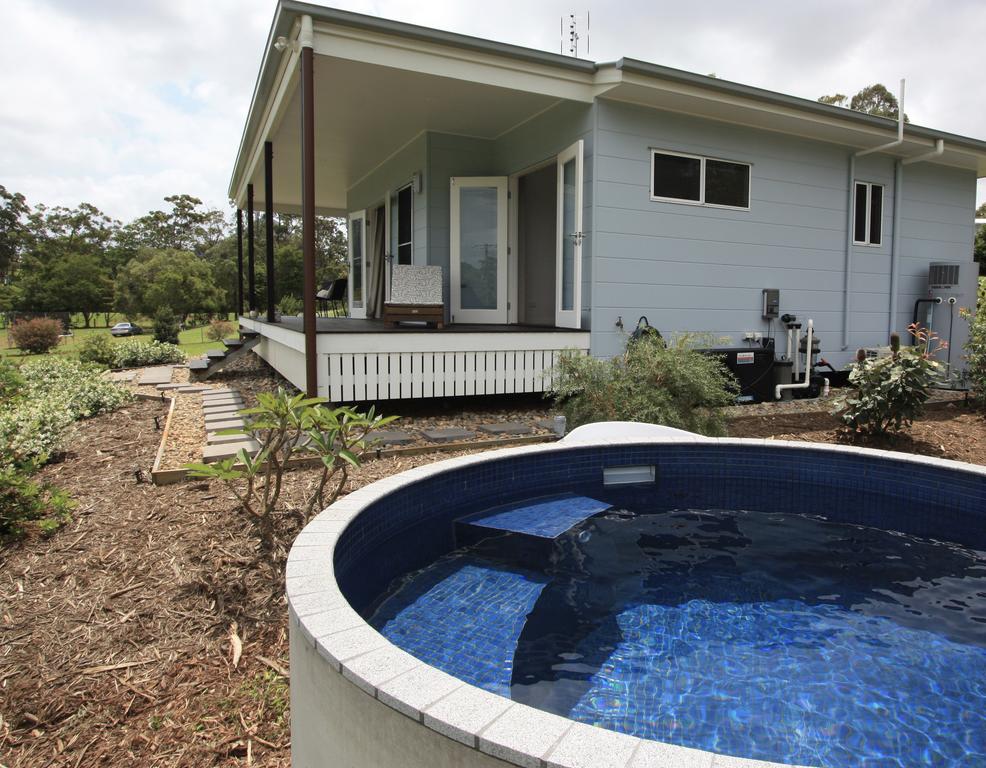 Noosa Hinterland Country Cottage 'Tru-Blu' - Accommodation Adelaide