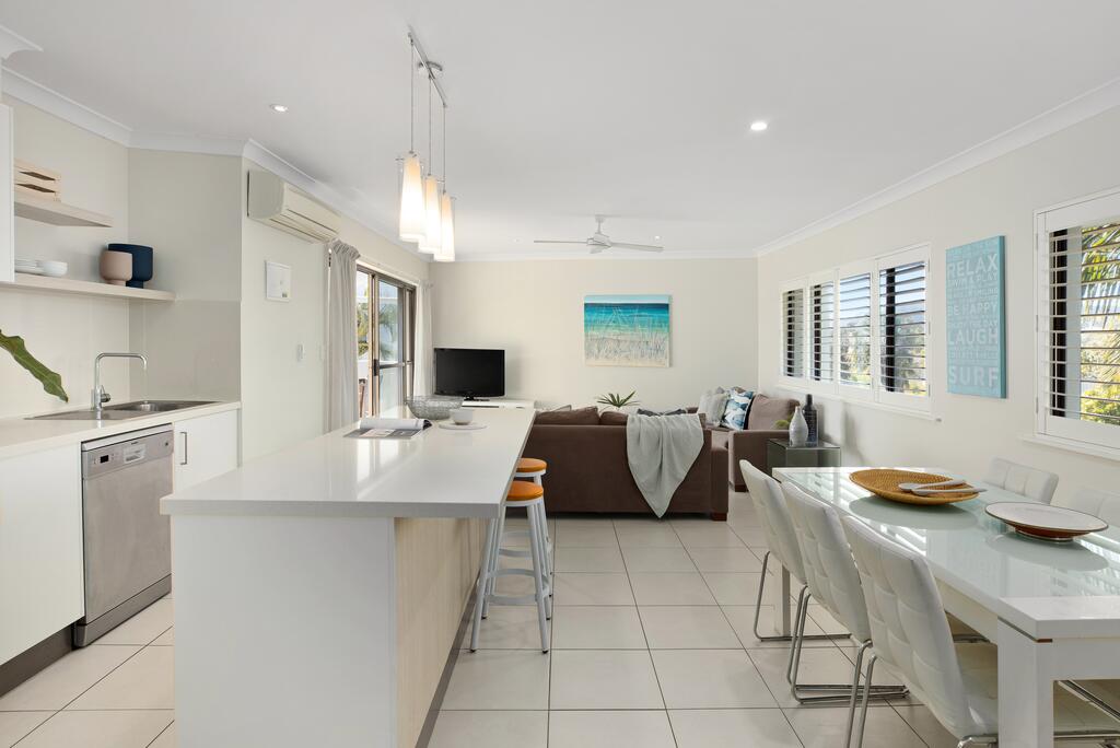Noosa Shores Apartment 25 - Accommodation Sunshine Coast 3
