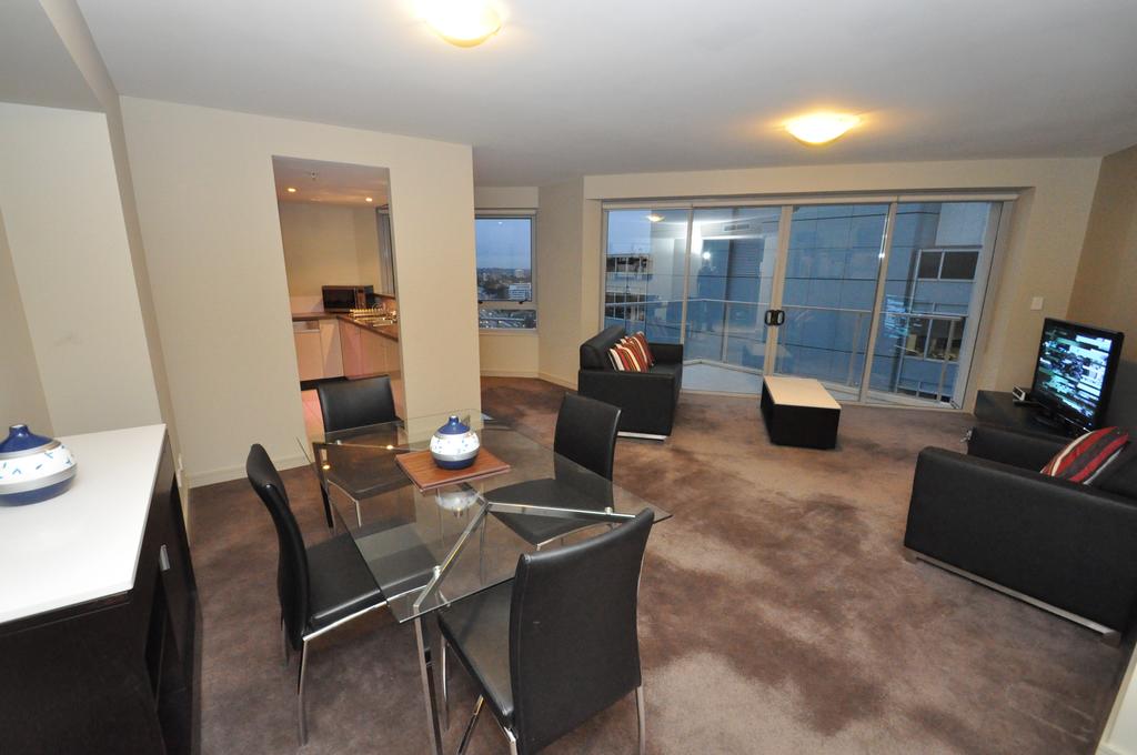 North Sydney Fully Self Contained Modern 2 Bed Apartment 2207BER - Accommodation Adelaide