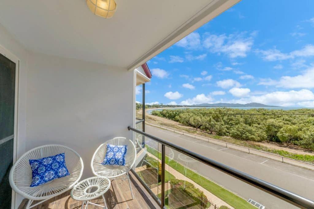 Ocean Breeze, Near Parks And Rowes Bay - thumb 1