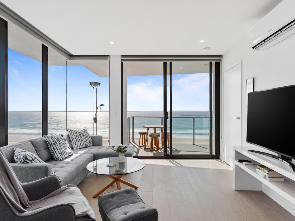 Ocean Views Apartment with Rooftop Pool - QLD Tourism