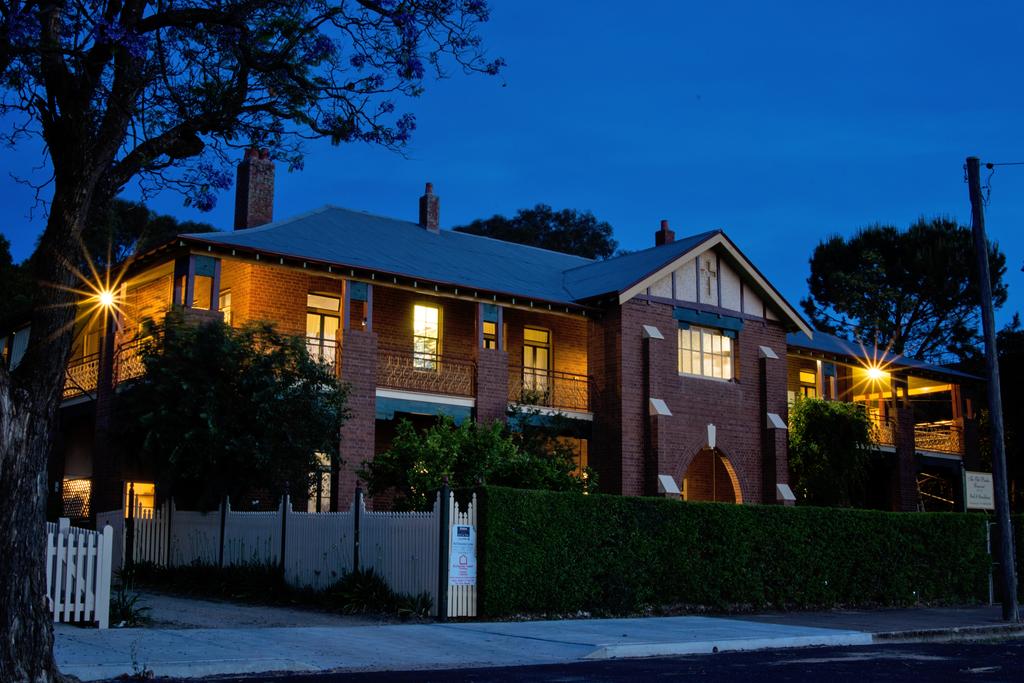 Old Parkes Convent - Accommodation BNB