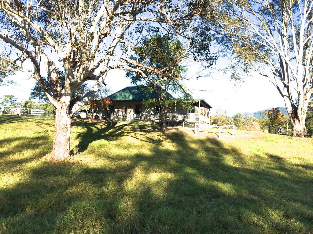 Old Schoolmaster's Cottage on the Barrington River - Accommodation Airlie Beach