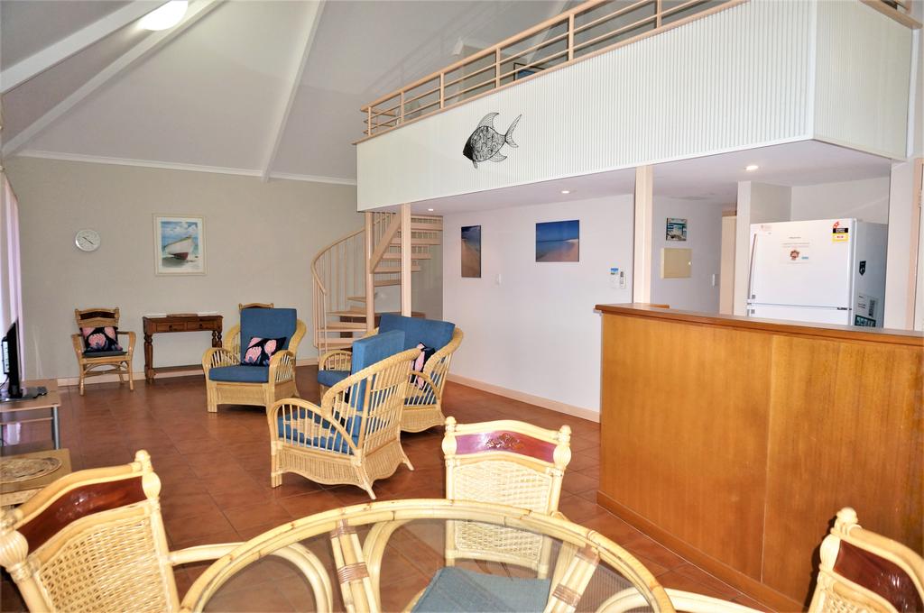 Osprey Holiday Village Unit 109 - Pleasant 3 Bedroom Holiday Villa With A Pool In The Complex - thumb 1