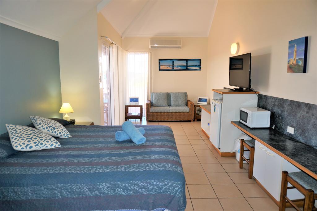 Osprey Holiday Village Unit 201-1 Bedroom - Wonderful 1 Bedroom Studio Apartment With A Pool In The Complex - thumb 1