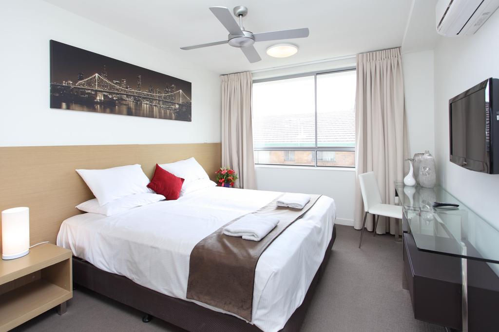 PA Apartments - Accommodation Brisbane 1
