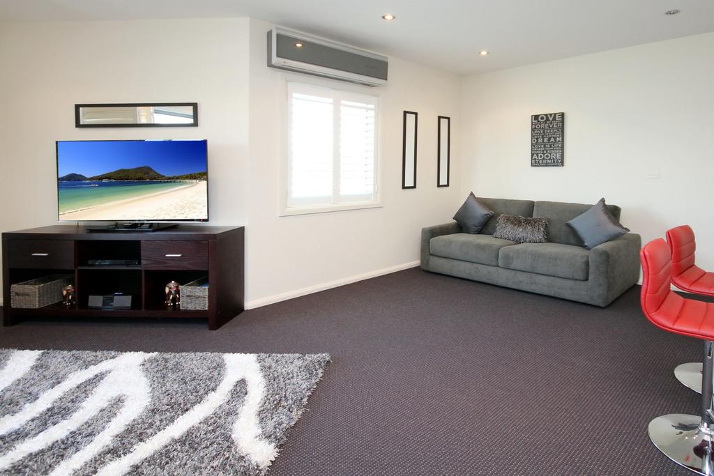 Pacific Blue Apartment 258, 265 Sandy Point Road - thumb 3