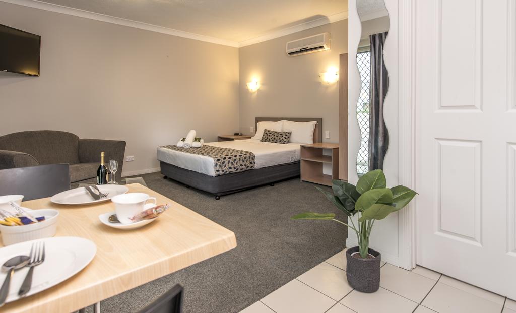 Pacific Coast Motel - Accommodation Airlie Beach